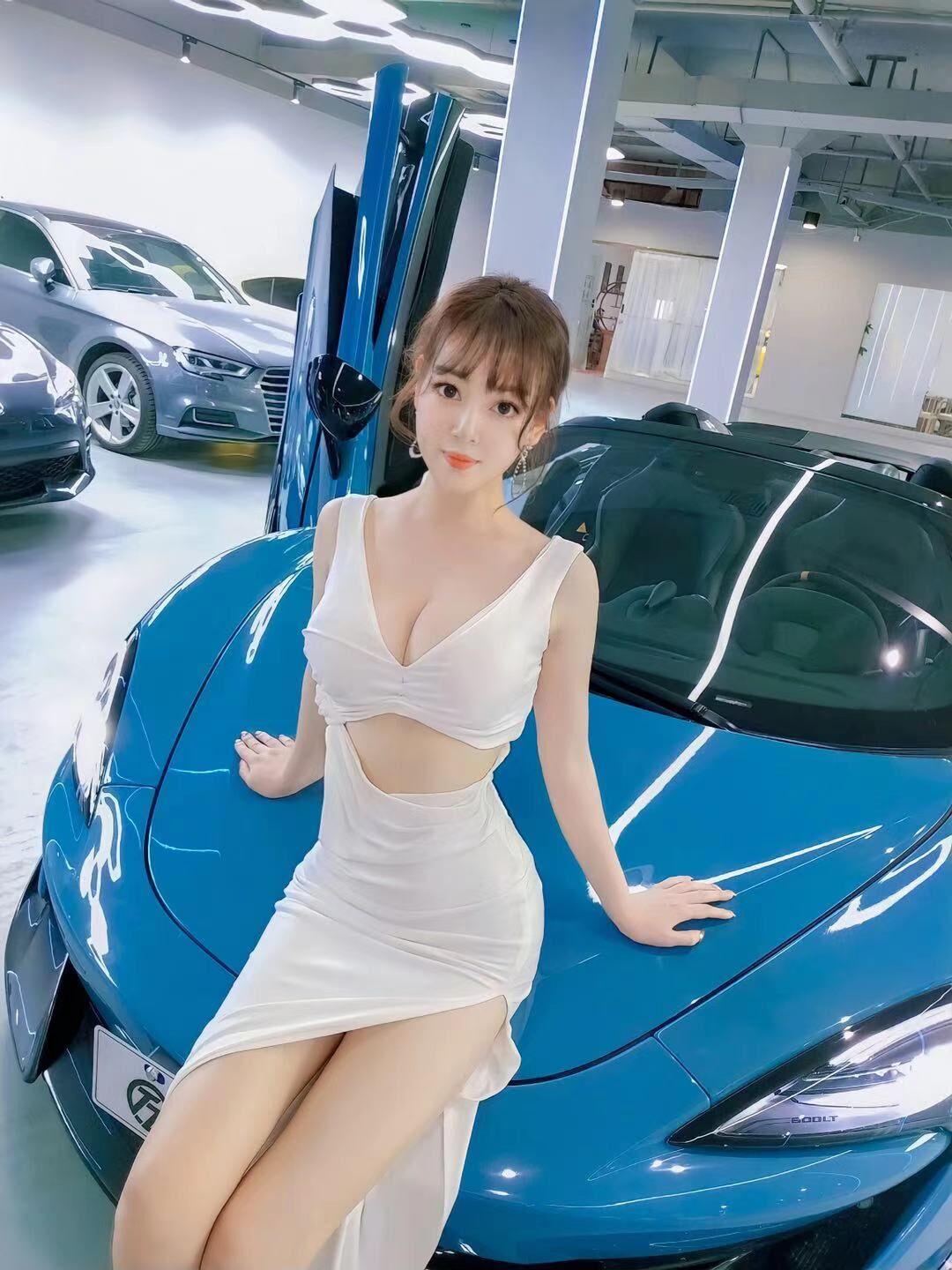 广州真实车模，身材极品，高颜值！ 第1张
