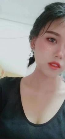 身材娇小，可爱型萌妹纸，求有钱大叔抱走 第1张