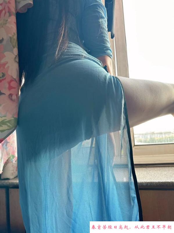 宝山双飞大胸少妇 第1张