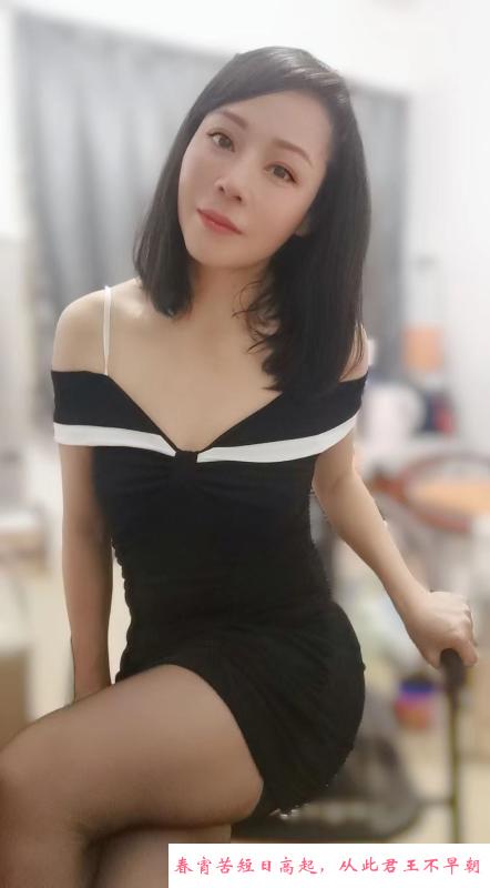 海珠舌吻少妇 第2张