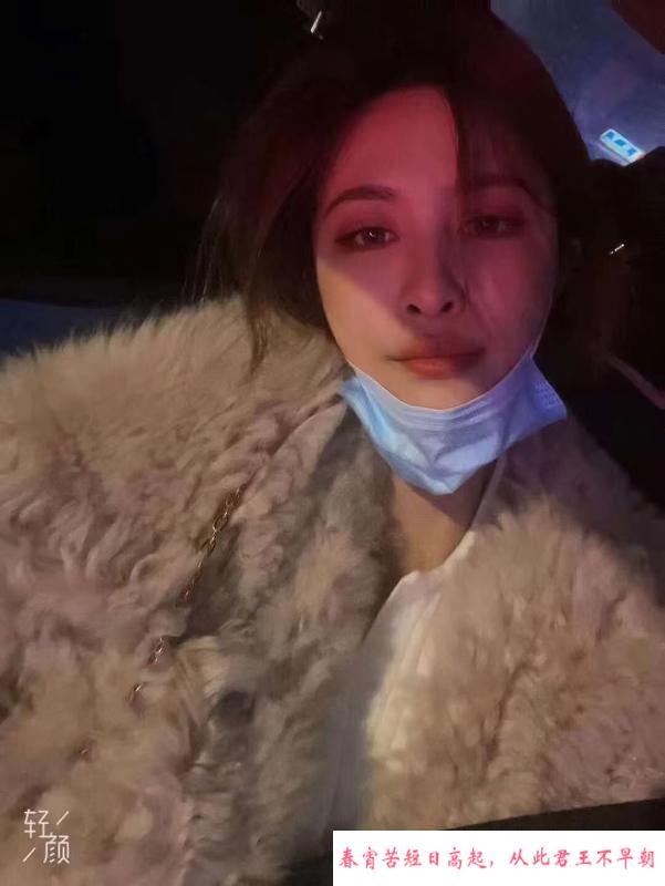 颜值高左小右 第1张