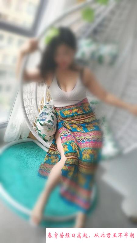 大胸大屁股少妇 第2张