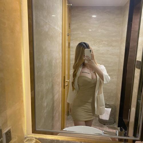 颜值身材俱佳的火辣妹妹 第2张