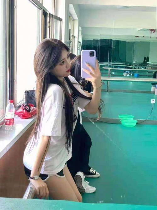 舞蹈学校兼职小师妹 第1张