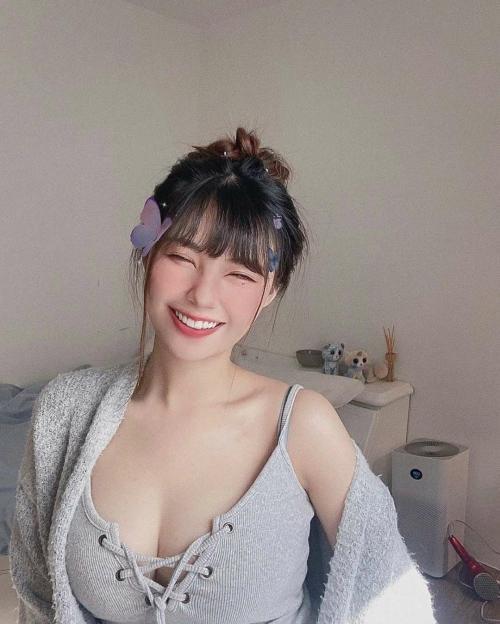 水多多嫩妹 第1张