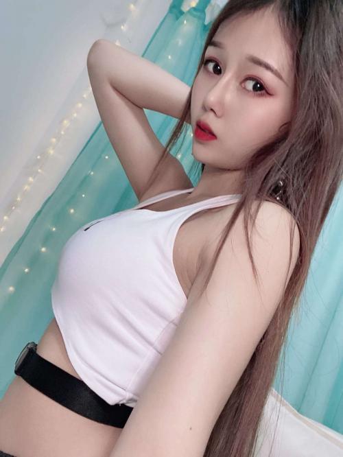 新鲜下水的小妹 第1张