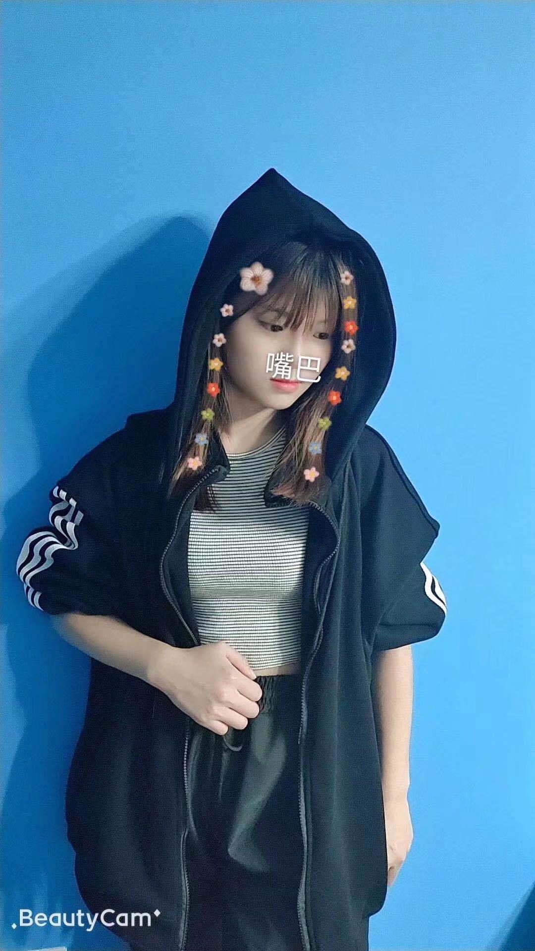 红旗河沟佰乐街18岁学生兼职小妹子 第1张