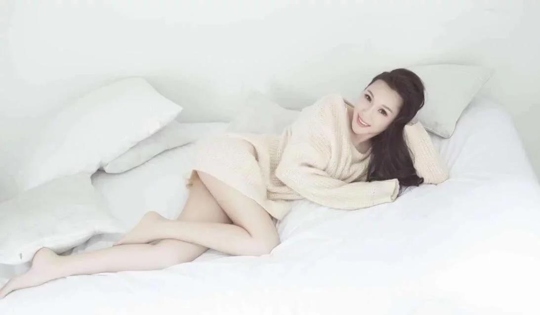 身材火辣妹妹，花样多多玩的开 第2张