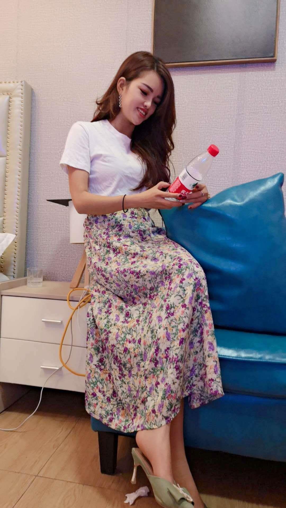 性感的美女值得一尝贝贝 第1张