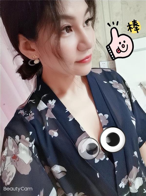 鼓楼服务系妹子 第1张