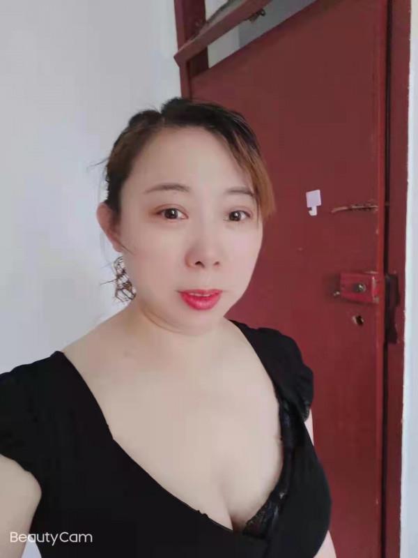 三通老少妇 第1张