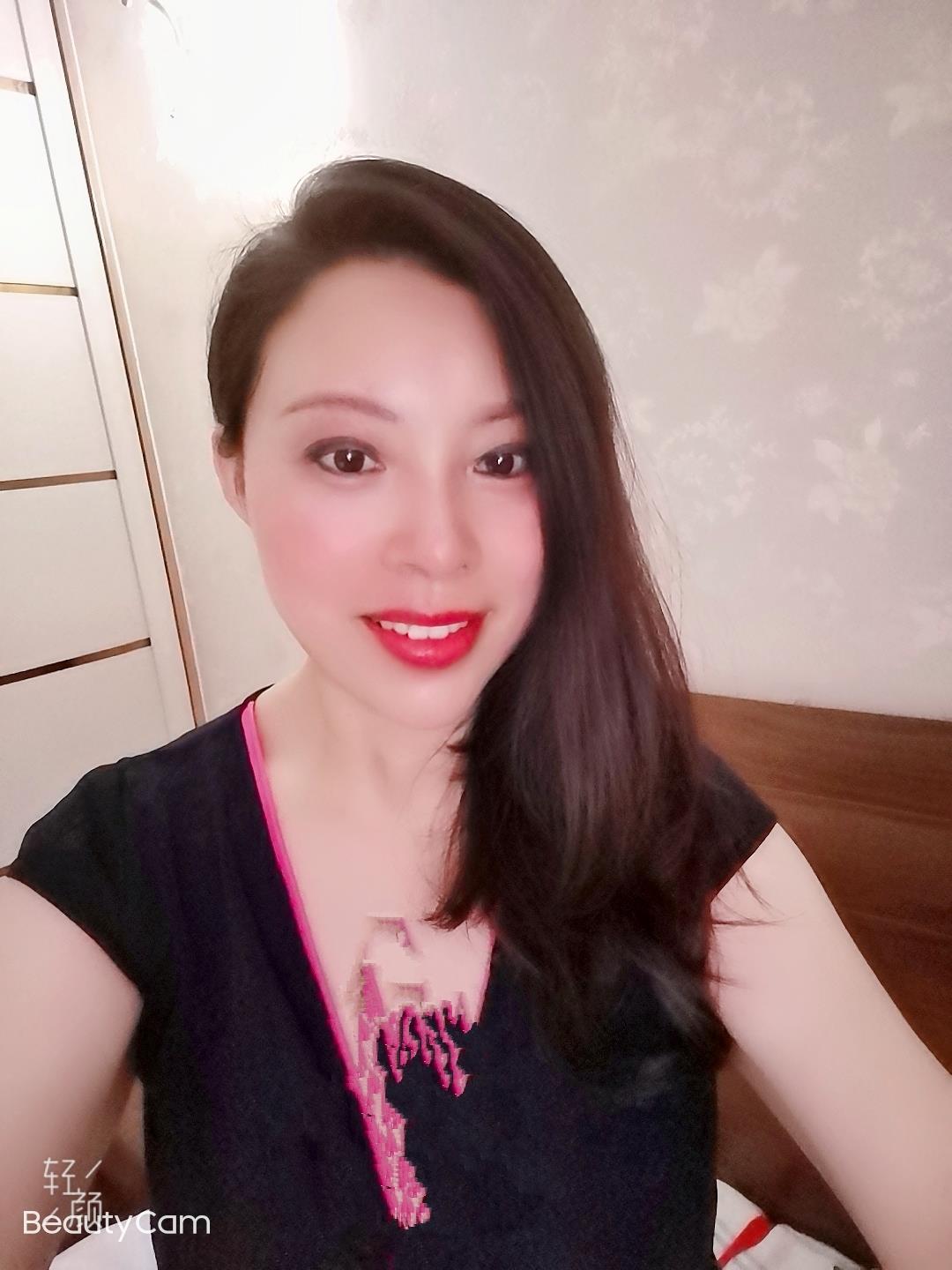 一个性感妹子 第1张