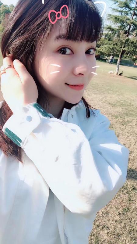 丫头长相甜美 第4张