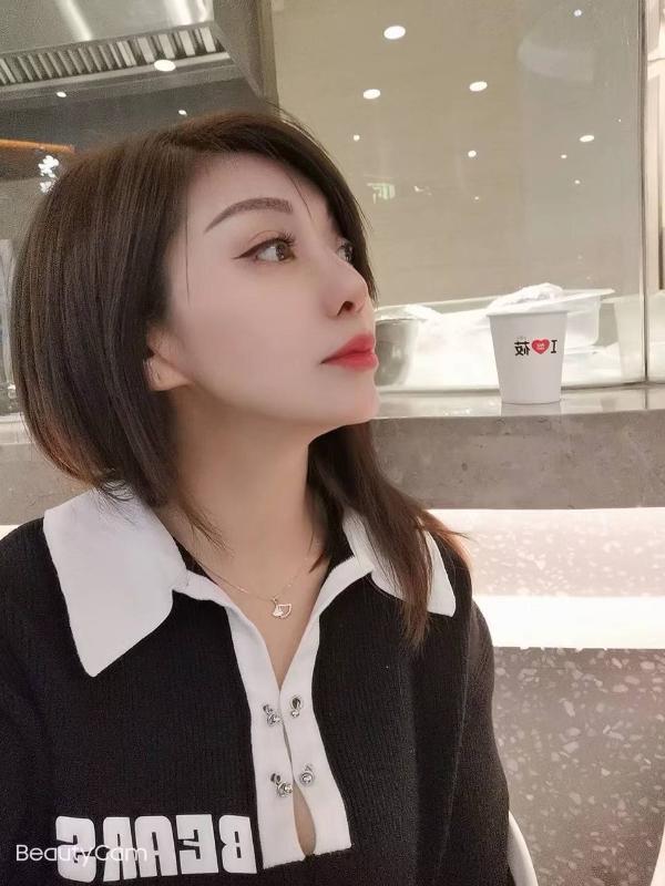 市区大奶小姐姐 第1张