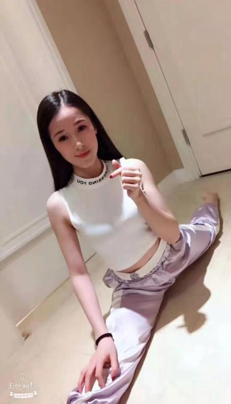 长腿一字马桃子 第2张