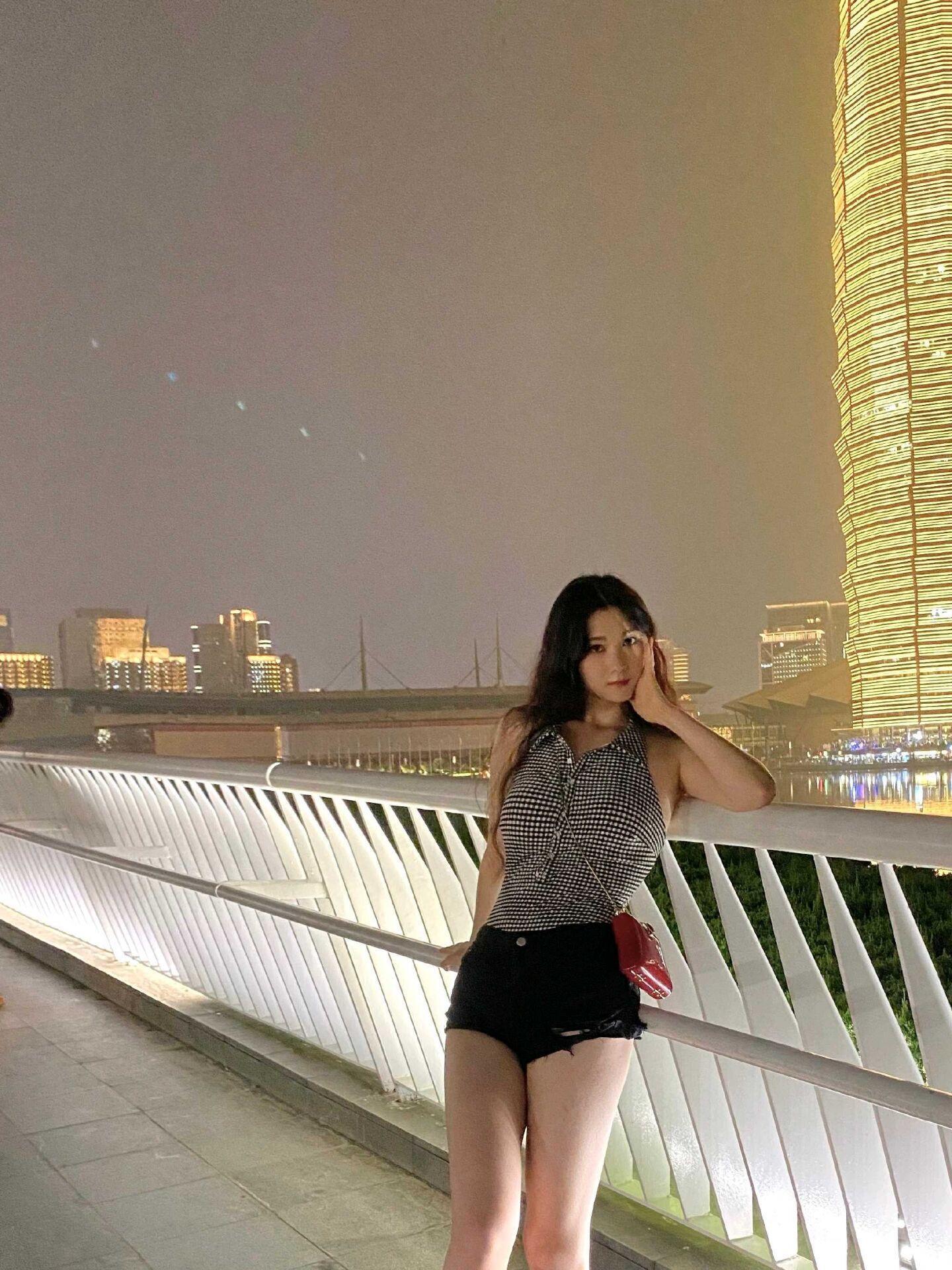 一个水多的妹子 第3张