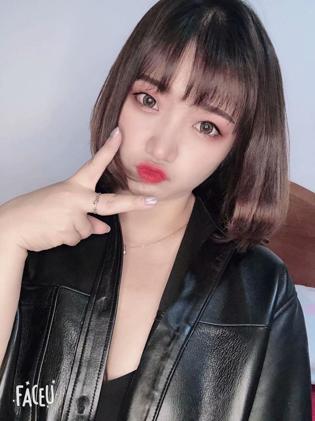 单次300性价比超高的白净妹子 第2张